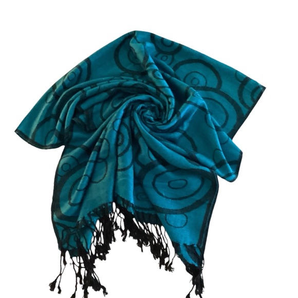 Vintage 70’s pashmina and silk scarf. - Picture 6 of 6